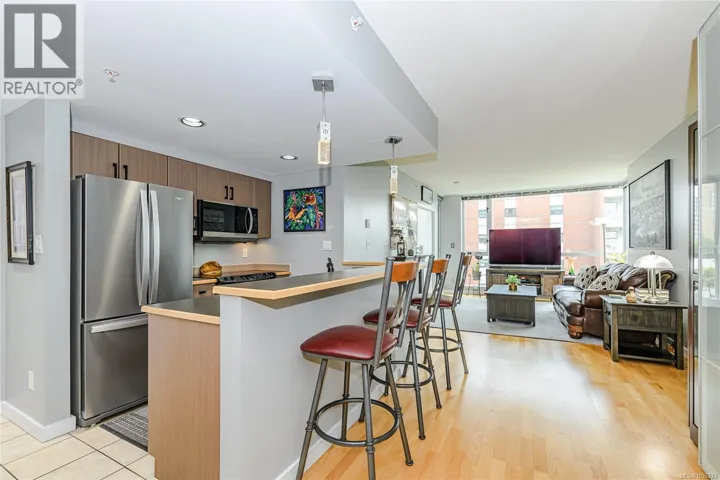 705 732 Cormorant St, Victoria, British Columbia V8W1P8