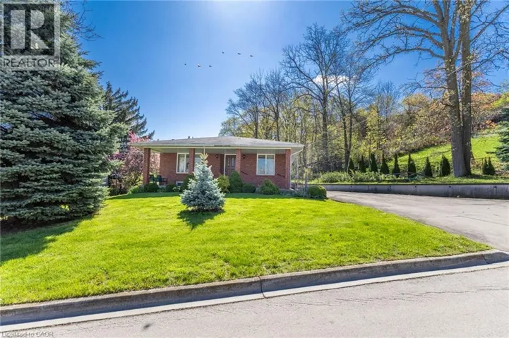 84 HOMESIDE Avenue, Hamilton, Ontario L8G3H1