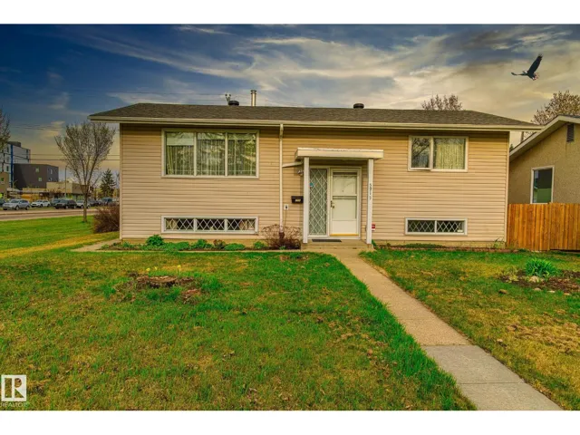 5915 115 ST NW, Edmonton, Alberta T6H3P6