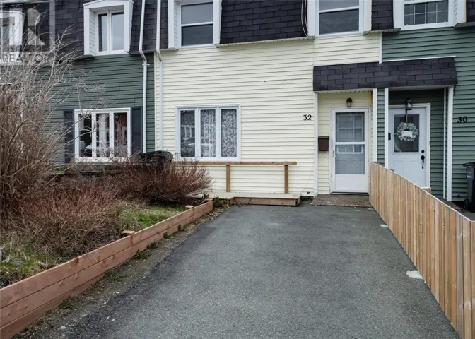 32 Mooney Crescent, St. John's, Newfoundland & Labrador A1G1K1