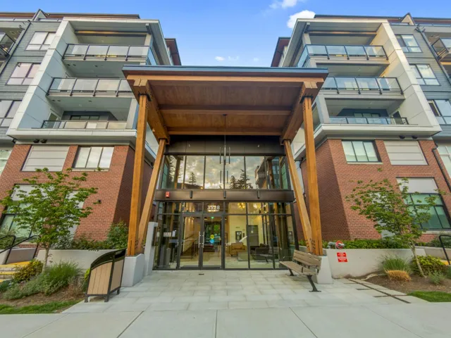 102 3528 146A STREET, Surrey, British Columbia V4P0H4