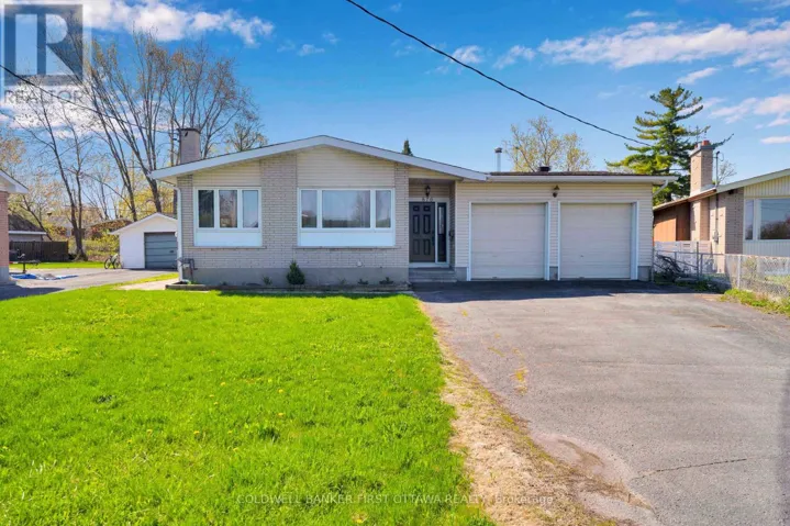 876 BALSAM DRIVE, Ottawa, Ontario K1E1B5