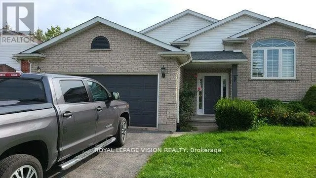 8001 WOODSVIEW CRESCENT, Niagara Falls (Ascot), Ontario L2H3E9