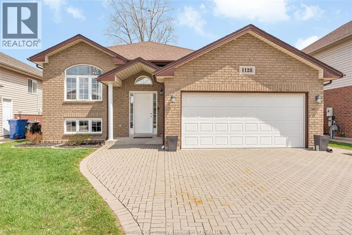 1128 FREDERICA, Windsor, Ontario N8P1V9
