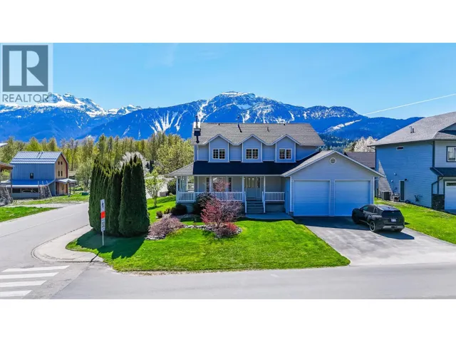 813 Eighth Street E, Revelstoke, British Columbia V0E2S0