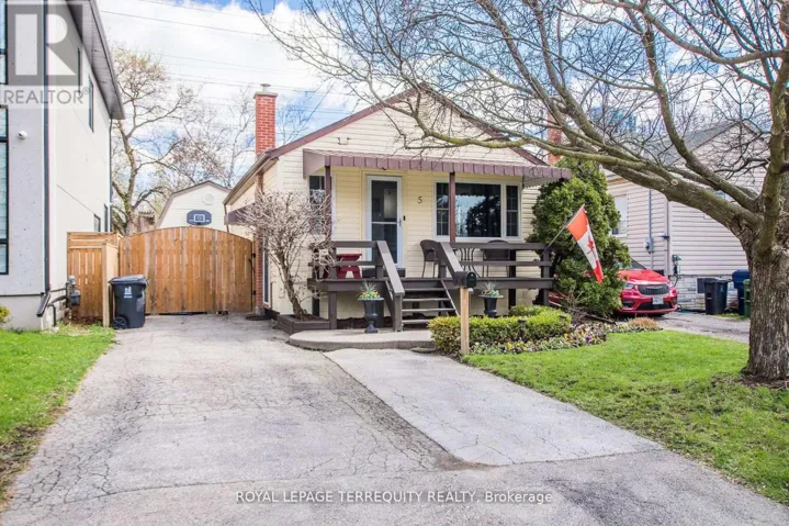 5 ACORN AVENUE, Toronto (Islington-City Centre West), Ontario M9B3P7