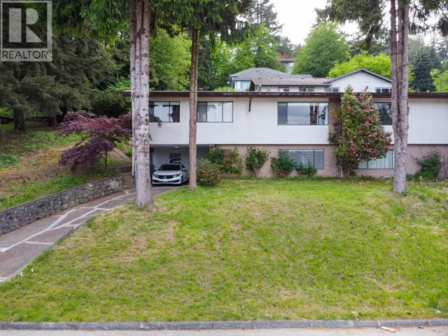 1941 CHARLES STREET, Port Moody, British Columbia V3H2M4