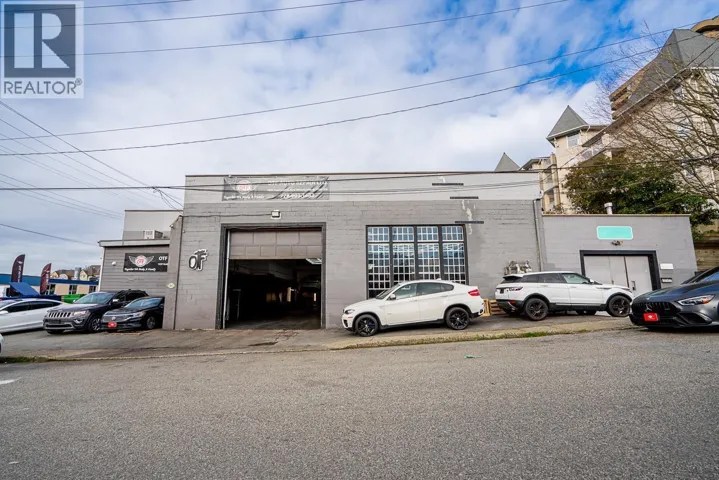 1037 AUCKLAND STREET, New Westminster, British Columbia V3M4C7