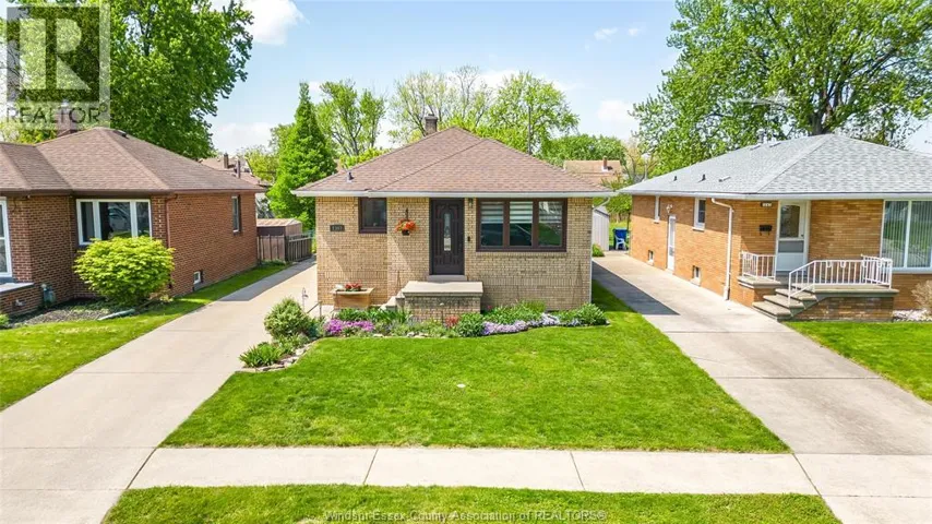 1347 BERNARD ROAD, Windsor, Ontario N8Y4K2