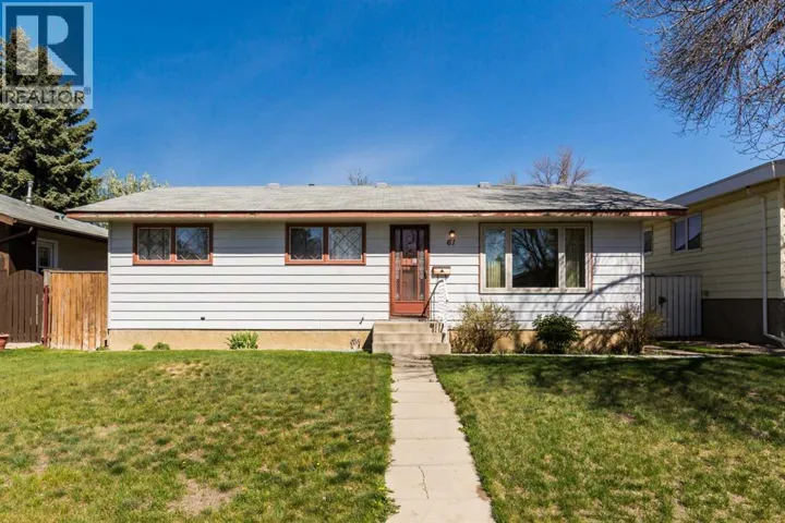 61 Park Meadows Boulevard N, Lethbridge, Alberta T1H4H7