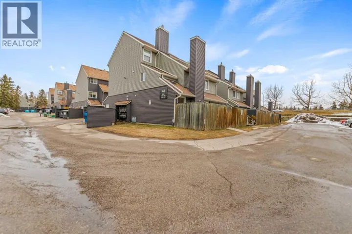 129, 46 Glamis Green SW, Calgary, Alberta T2E6S4