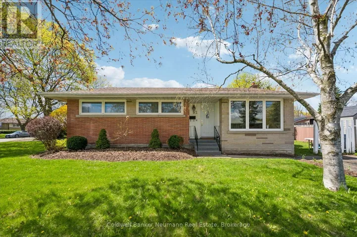 92 VICTORIA ROAD N, Guelph (St. George's), Ontario N1E5H2