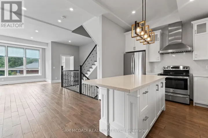 15 OLD OAK DRIVE, Toronto (Kingsway South), Ontario M9A1A3