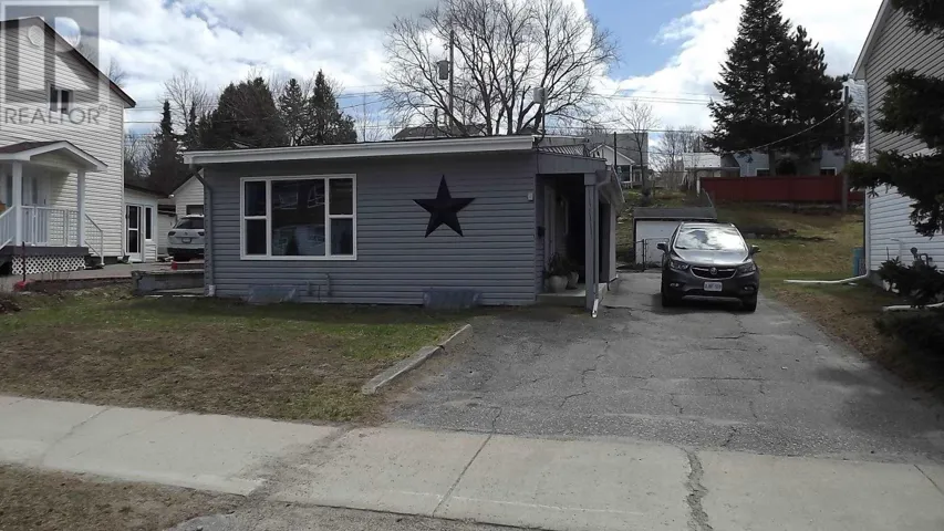 107 Hutchison AVE, Elliot Lake, Ontario P5A1W9