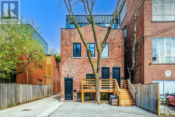 3 - 692 RICHMOND STREET W, Toronto (Niagara), Ontario M6J1C5