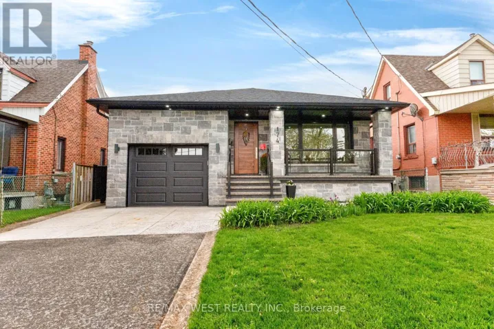 174 CORNELIUS PARKWAY, Toronto (Maple Leaf), Ontario M6L2K9
