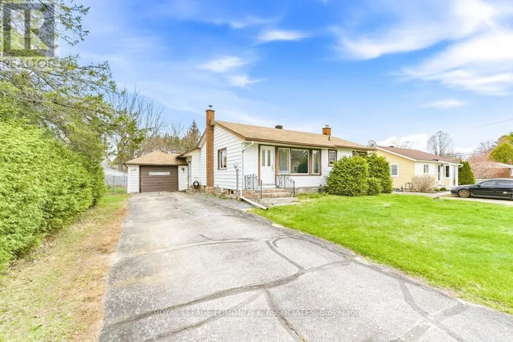 1211 ZADOW STREET, Laurentian Valley, Ontario K8A6W8