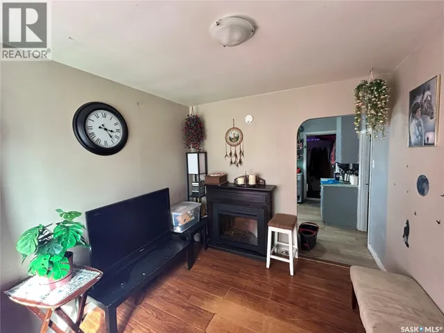 1112 N AVENUE S, Saskatoon, Saskatchewan S7M2P8