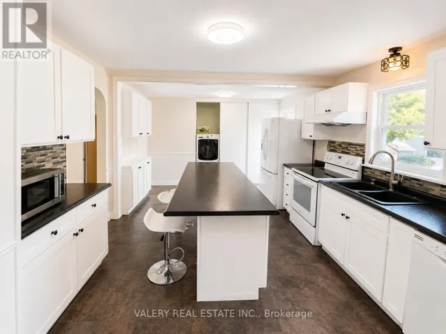 MAIN - 374 EDMONTON STREET, Hamilton (Crown Point), Ontario N5W4Y5