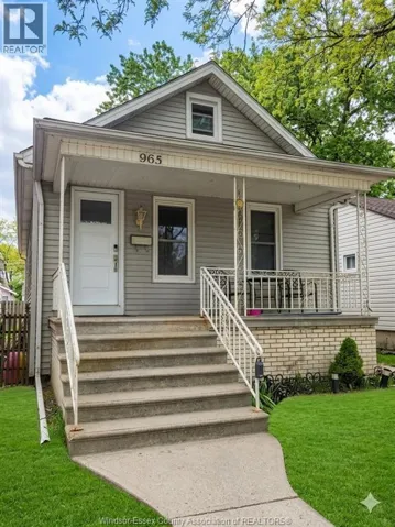 965 BRIDGE AVENUE, Windsor, Ontario N9B2M9