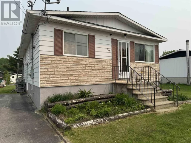 38 Richard ST, Chapleau, Ontario P0M1K0