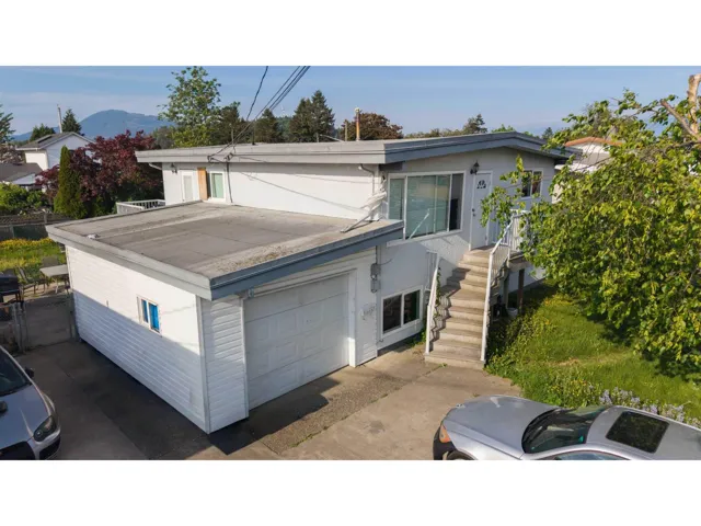 46637 ANDREWS AVENUE, Chilliwack Proper East, Chilliwack, British Columbia V2P2H9