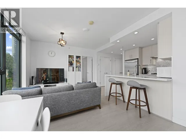 404 518 WHITING WAY, Coquitlam, British Columbia V3J0H7