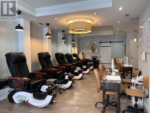 3887 BATHURST STREET, Toronto (Lansing-Westgate), Ontario M3H5V1