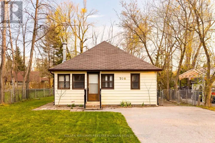 706 CHESTNUT STREET, Innisfil, Ontario L9S2H8
