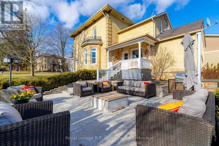 18 MAIN STREET E, Norwich (Norwich Town), Ontario N0J1P0