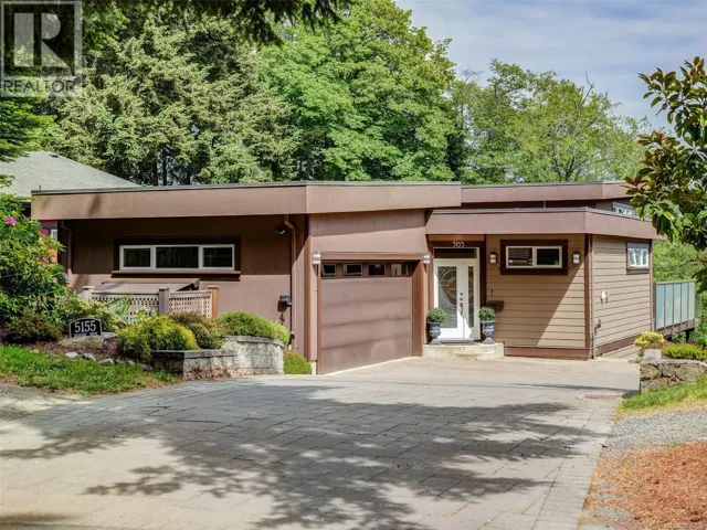 5155 Lochside Dr, Saanich, British Columbia V8Y2G4