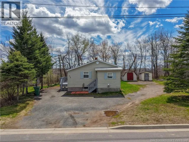 33 Terrance Street, Fredericton, New Brunswick E3G0K1