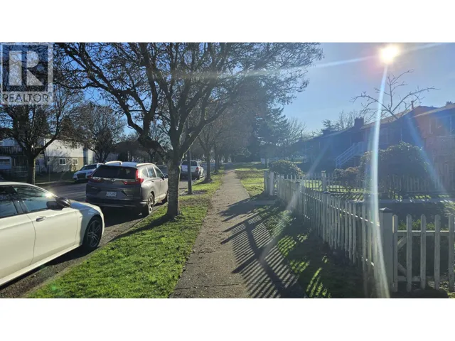 543 RUPERT STREET, Vancouver, British Columbia V5K4K6