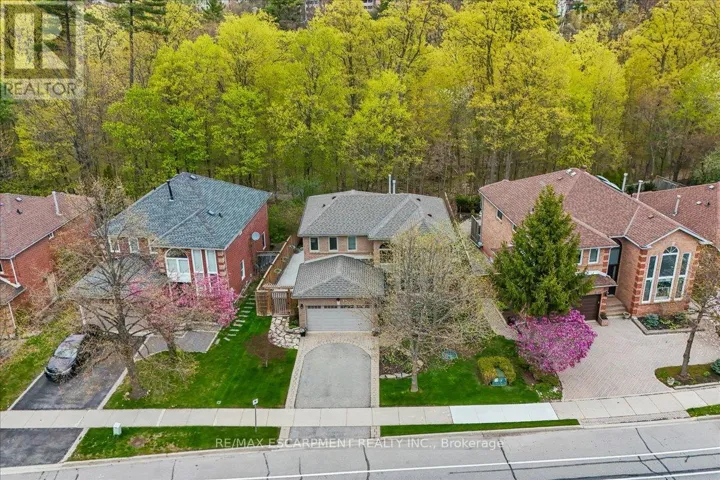 1257 MCCRANEY STREET E, Oakville (CP College Park), Ontario L6H3A3