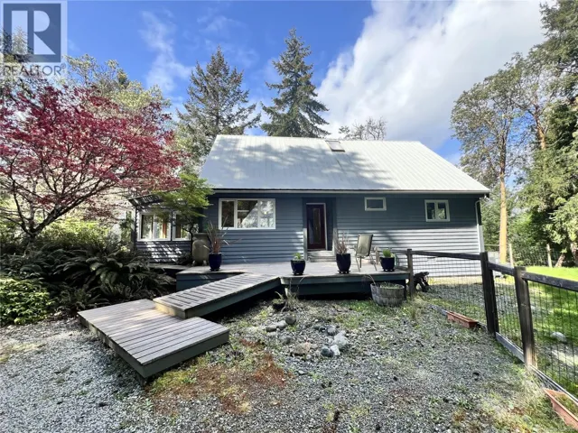 130 Lawnhill Dr, Salt Spring, British Columbia V8K1M9