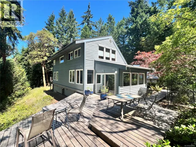 130 Lawnhill Dr, Salt Spring, British Columbia V8K1M9