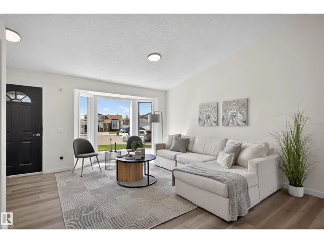 15323 72 ST NW, Edmonton, Alberta T5Z2Y2