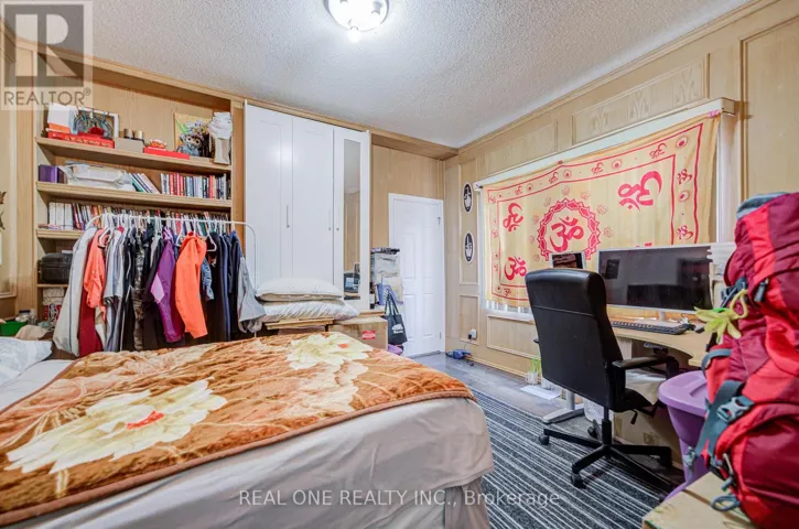 261 MCKEE AVENUE, Toronto (Willowdale East), Ontario M2N4E2