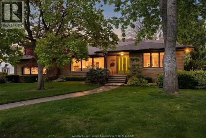 3500 VICTORIA BOULEVARD, Windsor, Ontario N9E3L3