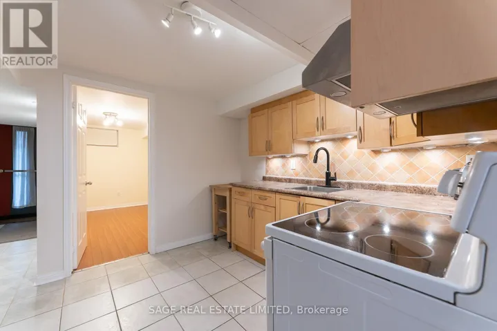 BASEMENT - 38 OSLER STREET, Toronto (Dovercourt-Wallace Emerson-Junction), Ontario M6P4A2