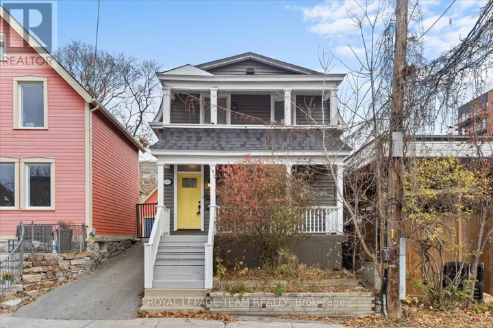 2 - 135 UPPER LORNE PLACE, Ottawa, Ontario K1R7G8