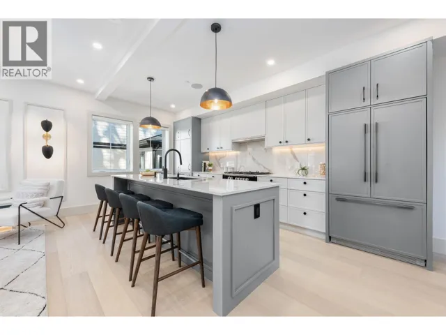 1 375 E 33RD AVENUE, Vancouver, British Columbia V5V2Z8