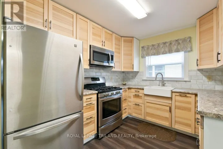 21 MARIAM STREET, St. Thomas, Ontario N5P1W9