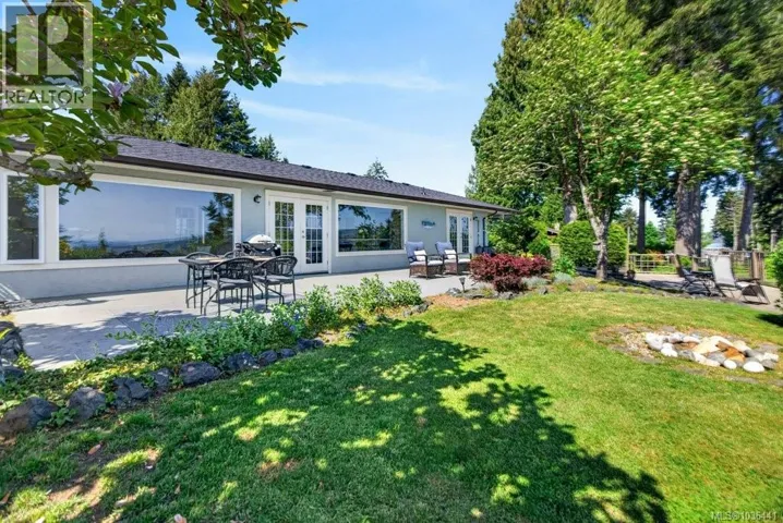 5041 Seaview Dr, Bowser, British Columbia V0R1G0