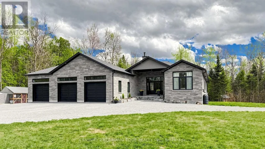 99 KAGAWONG ROAD, Kawartha Lakes (Fenelon), Ontario K0M1G0