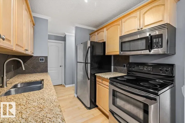 #201 10547 83 AV NW, Edmonton, Alberta T6E2E1