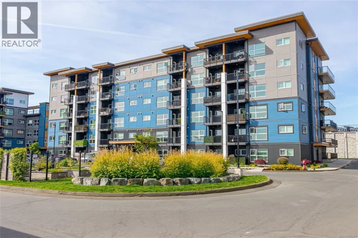301 2465 Gateway Rd, Langford, British Columbia V9B5X3