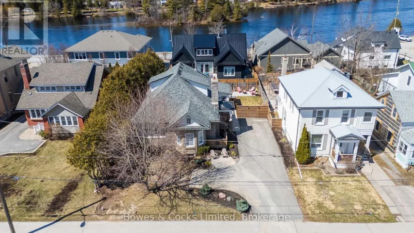 82 QUEEN STREET, Selwyn, Ontario K0L2H0