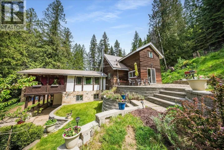 2280 Old Salmo Road, Fruitvale, British Columbia V0G1L1