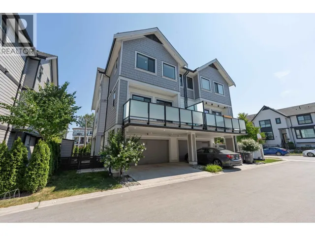 108 JARDINE STREET, New Westminster, British Columbia V3M0M4